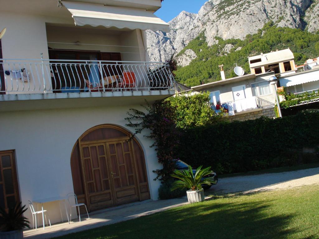 Apartments Vrisika-Family Apartment Makarska Exterior foto